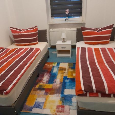 70 Qm Ferienwohnung Mit 2 Schlafzimmern ツウィッカウ エクステリア 写真