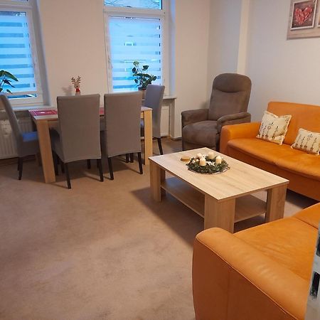 70 Qm Ferienwohnung Mit 2 Schlafzimmern ツウィッカウ エクステリア 写真